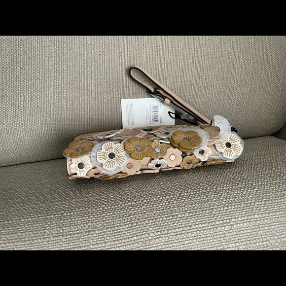 Coach 1941 wristlet clutch tea roses in colour Beechwood - Picture 11 of 16